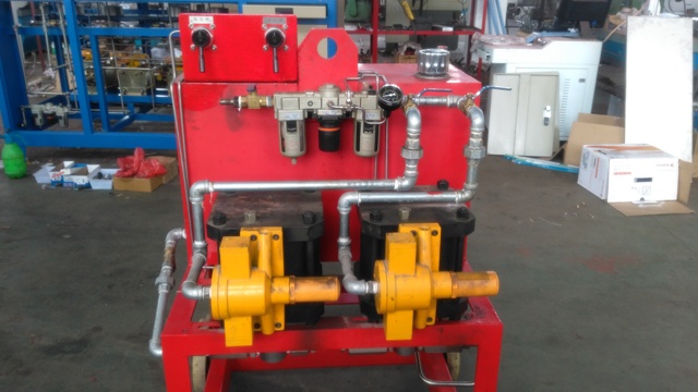 QY140新型气动试压泵
